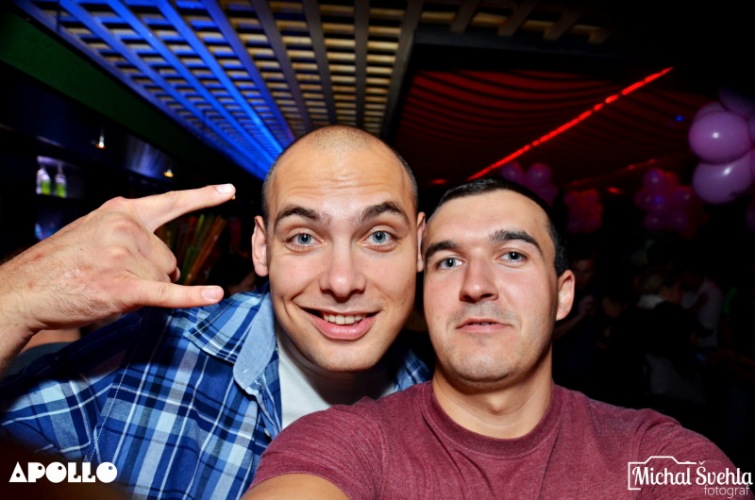 Pouťová party v Apollu