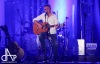 Janek Ledecký odehrál v Palcátu Vánoční koncert. Vzal s sebou i anděly