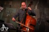 Jazzová tečka Vánoc. Divadelní kavárnu naplnilo jazz trio Járy Bárty