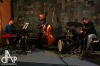Jazzová tečka Vánoc. Divadelní kavárnu naplnilo jazz trio Járy Bárty