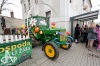 Farář potěšil seniory rumem, pak hrál premiéru s Kulltem Sklla
