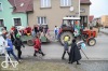 Farář potěšil seniory rumem, pak hrál premiéru s Kulltem Sklla