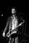 Saxofonista Ian Ritchie zahrál v budějovickém Café klubu Slavie. Užíval si to