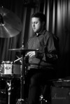 Saxofonista Ian Ritchie zahrál v budějovickém Café klubu Slavie. Užíval si to