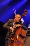 Jihočeský jazzový festival rozezněl Piaristické náměstí. Vrcholem bylo vystoupení tria Avishai Cohena