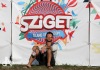 Tak končil den jedna na Szigetu. Při koncertu Manu Chao vtrhl na pódium tyranosaurus