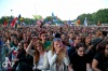 Tak končil den jedna na Szigetu. Při koncertu Manu Chao vtrhl na pódium tyranosaurus