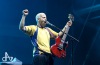 Tak končil den jedna na Szigetu. Při koncertu Manu Chao vtrhl na pódium tyranosaurus