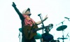Tak končil den jedna na Szigetu. Při koncertu Manu Chao vtrhl na pódium tyranosaurus