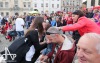 Kamil Střihavka a další roztančili náměstí. Na hendikepované se vybralo skoro sto tisíc 