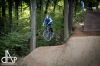 Bikepark postavili nadšenci na skládce, nyní ho prověřily závody. Létalo se o sto šest