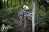 Bikepark postavili nadšenci na skládce, nyní ho prověřily závody. Létalo se o sto šest