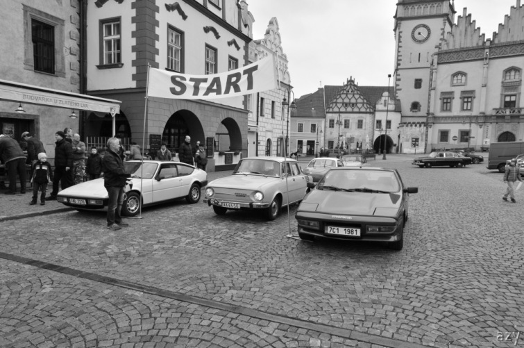 O 106 Jihočeským krajem. Veteráni se prohnali jihočeskými obcemi