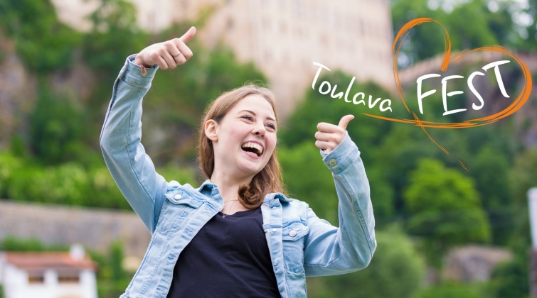 Toulavu stmelí Toulava Fest v Bechyni