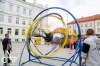 Na náměstí lidé zkoušeli stav beztíže i surf