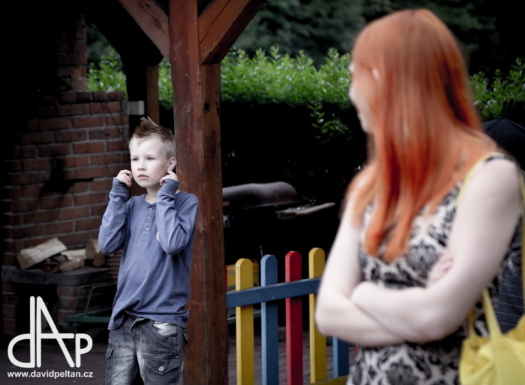 Němá výčitka si zahrála k narozeninám pro radost