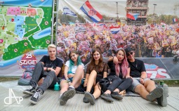 Sziget festival slavil 25 let. Nechyběl obří dort