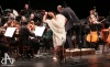 Iva Bittová s Jihočeskou filharmonií excelovala. Táborské publikum jí vestoje zazpívalo 