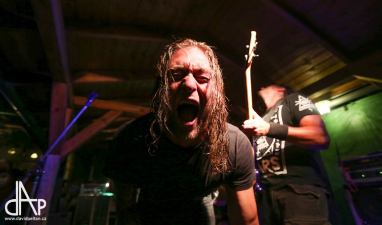 Metalovou Brusírnu zkropil déšť, fanoušky tvrdé hudby neodradil