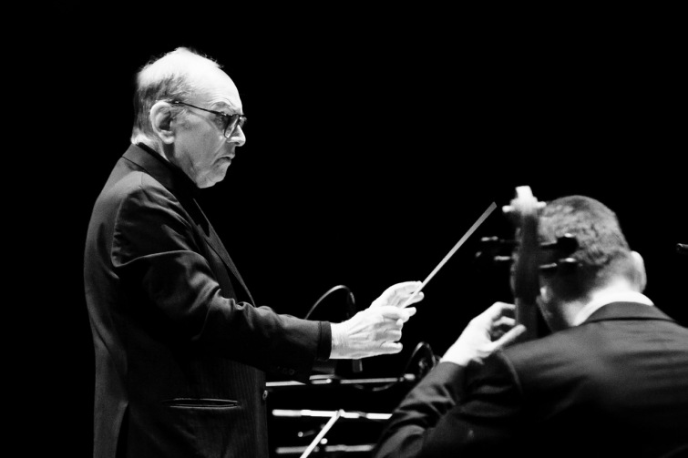 Skladatel Ennio Morricone oslaví devadesáté narozeniny pražským koncertem