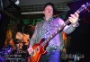 Houba přišla o zpěváka, i tak to byla ve Fabrice skvělá party. Punk vystřídá metal  