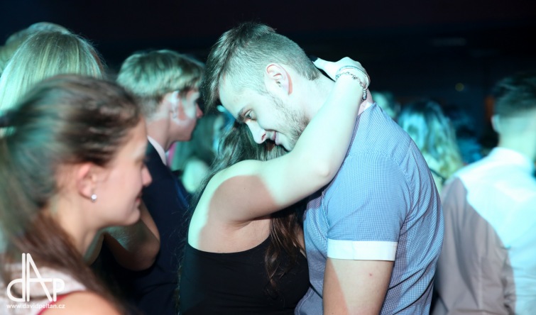 Palcátem zněla noc maturáků i electro swing
