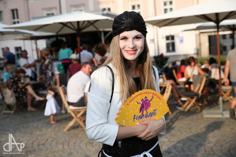 Devátí Komedianti v ulicích opět dobře pobavili