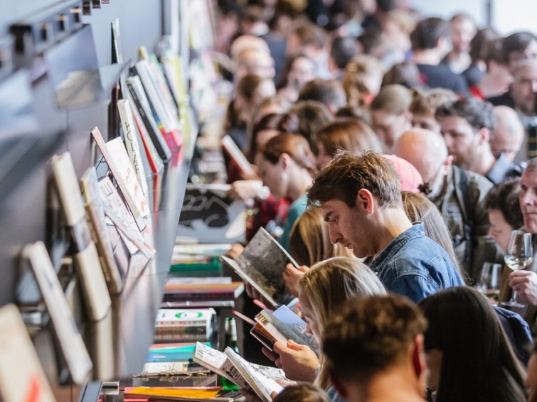 V nové galerii Ambit vystaví nejkrásnější české knihy roku 2018