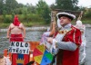 Kuriózní plavidla vyjela na Vltavu počtyřicáté sedmé. Zadařilo se mušketýrům