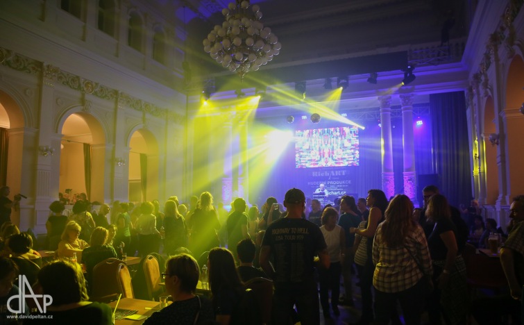 Disko dunělo Táborem. Střelnici roztančil rokenrol