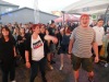 Vykřičené hlasivky a stage diving. Vypsaná fixa zahájila léto před klubem Garage