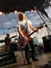 Vykřičené hlasivky a stage diving. Vypsaná fixa zahájila léto před klubem Garage