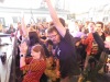 Vykřičené hlasivky a stage diving. Vypsaná fixa zahájila léto před klubem Garage