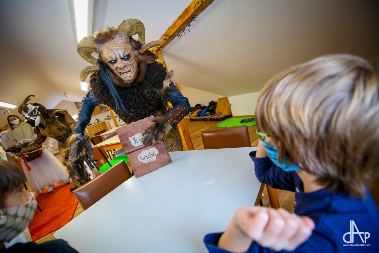Krampusové řádili nejen ve škole. Báli se zejména ti, kteří měli proč