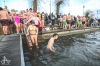 Otužilci se o Štědrém dni vrhli do chladných vod Jordánu potřicáté
