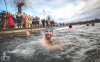 Otužilci se o Štědrém dni vrhli do chladných vod Jordánu potřicáté