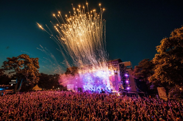 Srbsko rychle očkuje. Dvacátý ročník EXIT festivalu se uskuteční podle plánu v červenci.