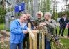 Lidé se loučili s Jaroslavou Vosátkovou. U Hýlačky zasadili strom, kostelem zněla hudba 