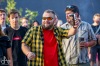 Publikum zpívalo na letní scéně klubu Garage s Peshatou i Visacím zámkem