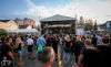 Publikum zpívalo na letní scéně klubu Garage s Peshatou i Visacím zámkem