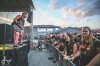 Publikum zpívalo na letní scéně klubu Garage s Peshatou i Visacím zámkem