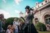 Ze zámku Konopiště se kouřilo. Parní festival zdobily steampunkové kostýmy i krásné stroje