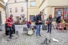 Korzovalo se. Při hudbě, módě, tanci i kulinářských zážitcích