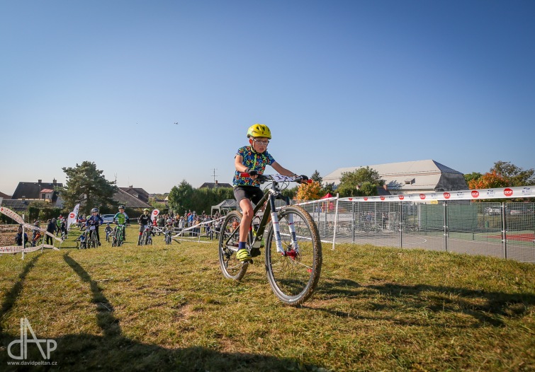 Špejchar v Měšicích probouzely cyklistické závody i kultura