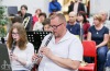 Svišti zahráli mezi knihami. Zazněl Růžový panter i Piráti z Karibiku