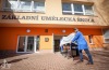 Žáci ZUŠ Sezimovo Ústí mají nové piano ze sbírky. Škola takovou podporu nečekala 