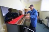 Žáci ZUŠ Sezimovo Ústí mají nové piano ze sbírky. Škola takovou podporu nečekala 