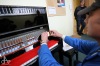 Žáci ZUŠ Sezimovo Ústí mají nové piano ze sbírky. Škola takovou podporu nečekala 
