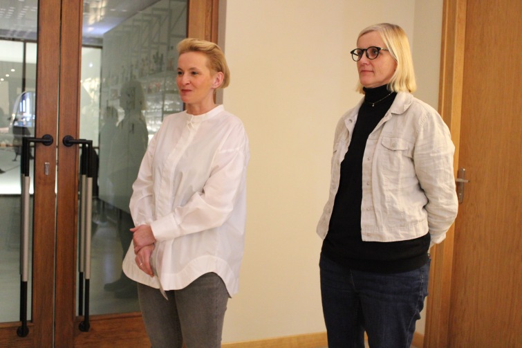 Andrea Tachezy přivezla do Divadla Oskara Nedbala kus přírody a svoji lásku ke kresbě