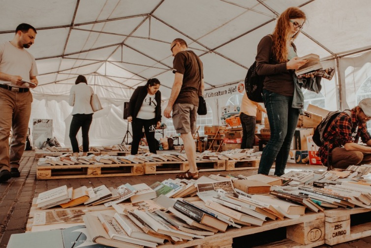 Festival Literatura žije! nabídne knižní veletrh nebo Jáchyma Topola